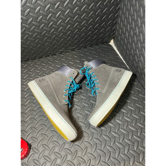 Timberland Sneaker Boots Mens 9M Gray Suede Blue Laces 6701R C860 Outdoor Rugged